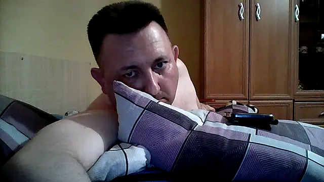 Snapshot of Novy73 chatting on 28, 4, 2026 Novy73 online show from 28, 4, 2026