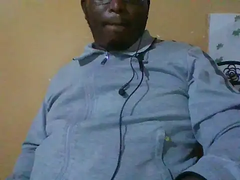 Snapshot of honeyswit chatting on 10, 9, 2025 honeyswit online show from 10, 9, 2025