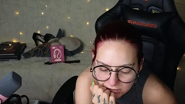 Snapshot of Ginger_Stay chatting on 25, 9, 2025 Ginger Stay online show from 25, 9, 2025