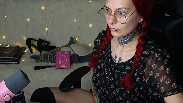 Snapshot of Ginger_Stay chatting on 6, 10, 2025 Ginger Stay online show from 6, 10, 2025