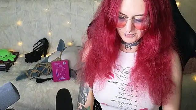 Snapshot of Ginger_Stay chatting on 23, 10, 2025 Ginger Stay online show from 23, 10, 2025