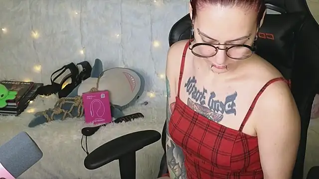 Snapshot of Ginger_Stay chatting on 2, 11, 2025 Ginger Stay online show from 2, 11, 2025