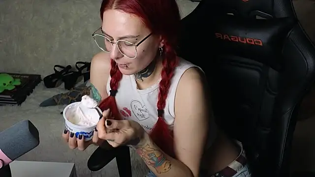 Snapshot of Ginger_Stay chatting on 27, 11, 2025 Ginger Stay online show from 27, 11, 2025