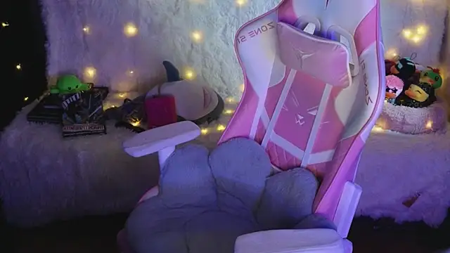 Ginger Stay online show from 3, 4, 2026