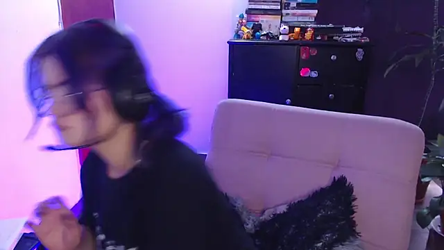 Snapshot of Raventh_ chatting on 10, 9, 2025 Raventh online show from 10, 9, 2025