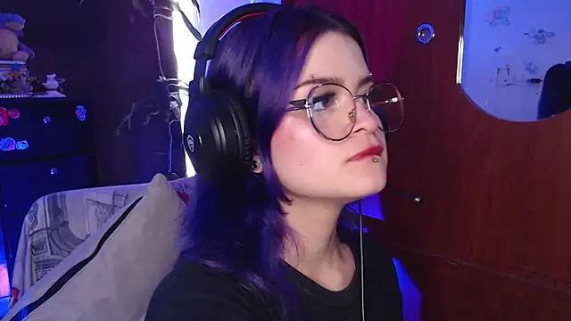 Snapshot of Raventh_ chatting on 15, 10, 2025 Raventh online show from 15, 10, 2025