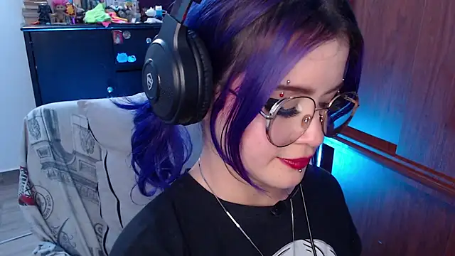 Snapshot of Raventh_ chatting on 17, 10, 2025 Raventh online show from 17, 10, 2025