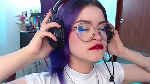 Snapshot of Raventh_ chatting on 22, 10, 2025 Raventh online show from 22, 10, 2025