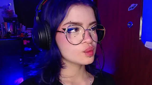 Snapshot of Raventh_ chatting on 9, 11, 2025 Raventh online show from 9, 11, 2025