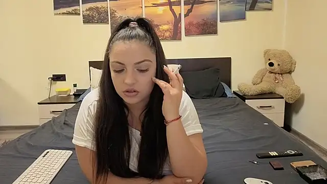 adelline online show from 24, 3, 2026