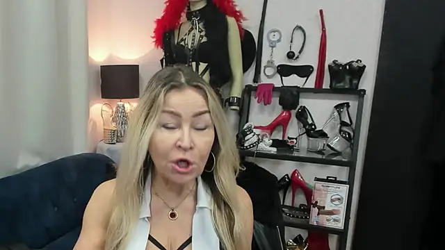 crystaLUX online show from 18, 3, 2026