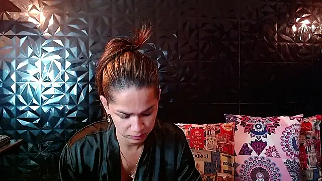 PINK  LOLA1 online show from 5, 2, 2026