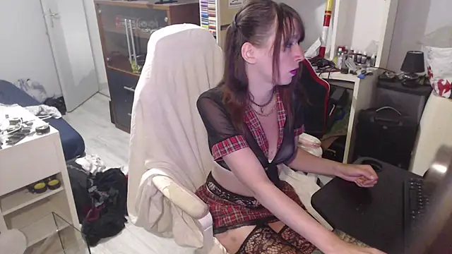 Snapshot of missthon0 chatting on 12, 4, 2026 missthon0 online show from 12, 4, 2026
