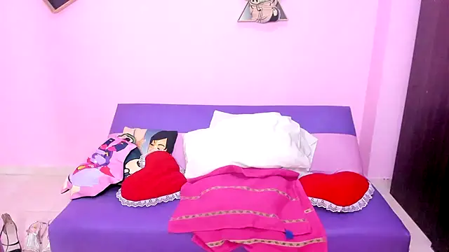 MATURE WHOR33 online show from 4, 10, 2025