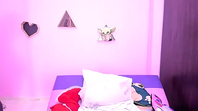 MATURE WHOR33 online show from 6, 10, 2025