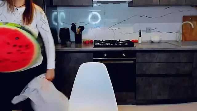 AlexiaDarren online show from 17, 2, 2025