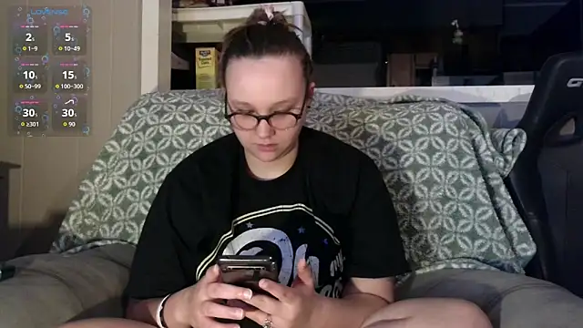 Snapshot of ZeTurtleMaster chatting on 28, 10, 2025 ZeTurtleMaster online show from 28, 10, 2025