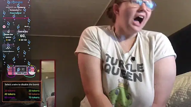 Snapshot of ZeTurtleMaster chatting on 22, 11, 2025 ZeTurtleMaster online show from 22, 11, 2025