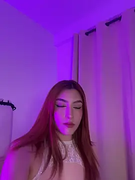 Snapshot of Anavi_ chatting on 8, 11, 2025 Anavi online show from 8, 11, 2025