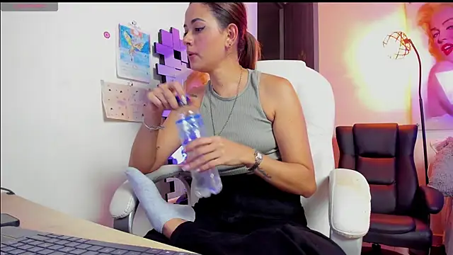 KimberlySaen online show from 28, 2, 2026