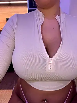 Snapshot of Liiaa chatting on 17, 12, 2025 Liiaa online show from 17, 12, 2025