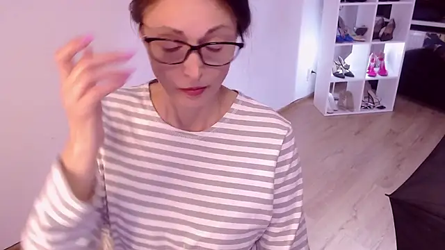 CaringSophie online show from 26, 2, 2025