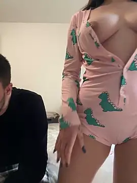 couplepenetration online show from 9, 1, 2025