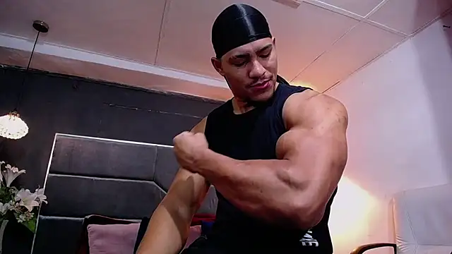 Snapshot of teddyfit19cm chatting on 19, 9, 2025 teddyfit19cm online show from 19, 9, 2025