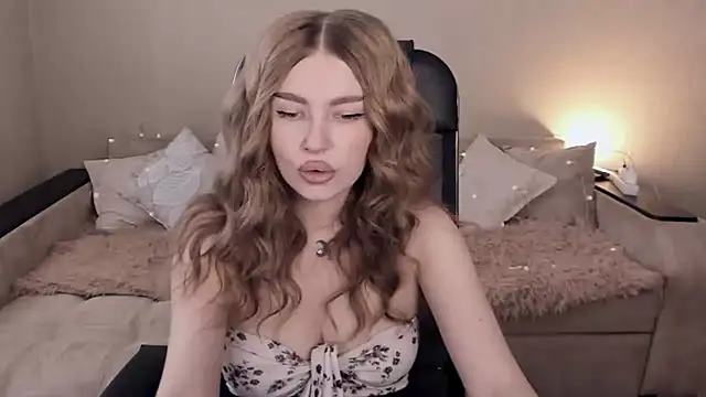 Snapshot of ViolettaLopez chatting on 10, 2, 2025 ViolettaLopez online show from 10, 2, 2025