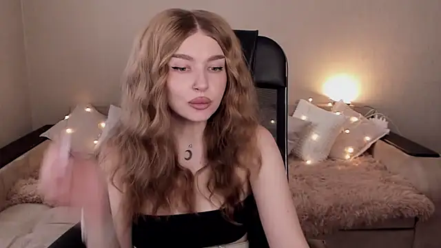 Snapshot of ViolettaLopez chatting on 12, 2, 2025 ViolettaLopez online show from 12, 2, 2025