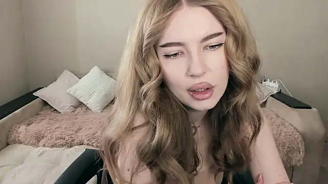 Snapshot of ViolettaLopez chatting on 1, 3, 2025 ViolettaLopez online show from 1, 3, 2025