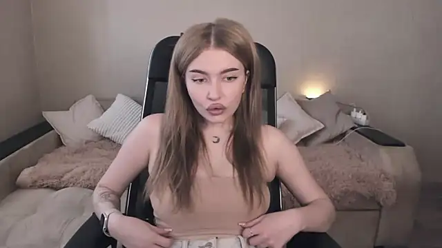 Snapshot of ViolettaLopez chatting on 9, 3, 2025 ViolettaLopez online show from 9, 3, 2025