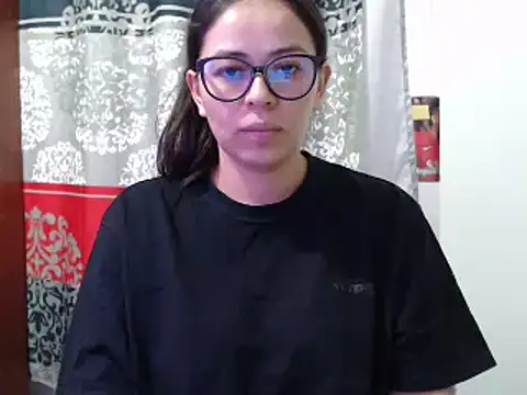 Snapshot of mayhott2 chatting on 8, 3, 2025 mayhott2 online show from 8, 3, 2025