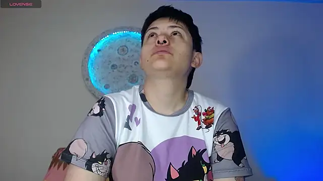 girl intense444 online show from 5, 1, 2025