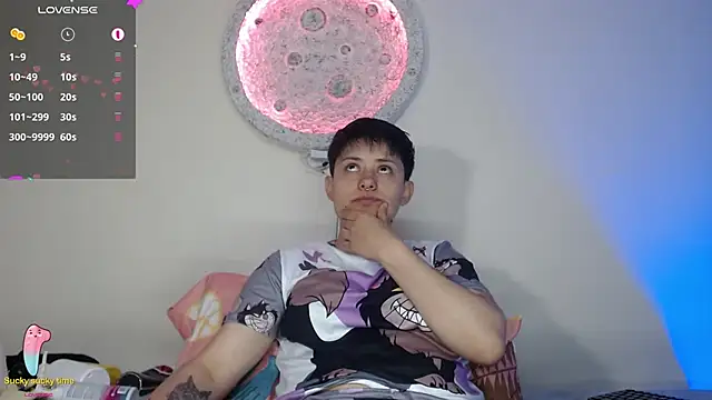 girl intense444 online show from 5, 1, 2025