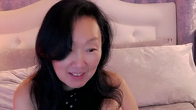 Snapshot of Asian_legs chatting on 17, 7, 2026 Asian legs online show from 17, 7, 2026