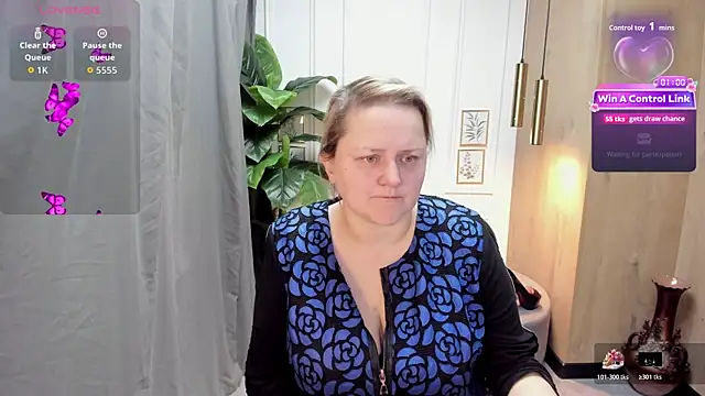 ScarlettSoft online show from 10, 4, 2026