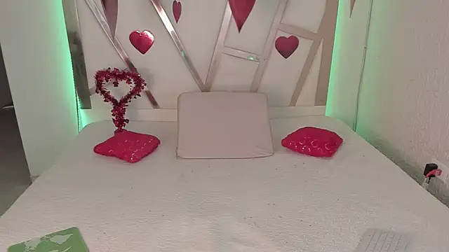 Snapshot of PaulinaBelushi chatting on 19, 9, 2025 PaulinaBelushi online show from 19, 9, 2025