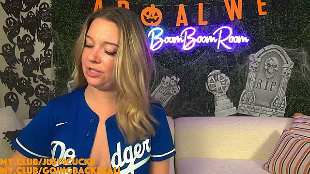 Snapshot of boomboomr00m chatting on 2, 11, 2025 boomboomr00m online show from 2, 11, 2025