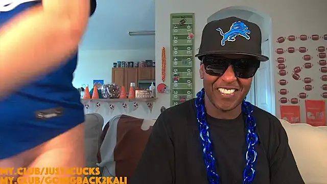 Snapshot of boomboomr00m chatting on 2, 11, 2025 boomboomr00m online show from 2, 11, 2025