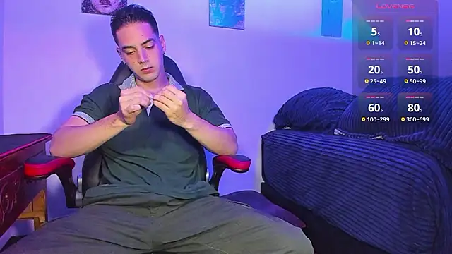 Snapshot of Alex_smith00 chatting on 7, 12, 2024 Alex smith00 online show from 7, 12, 2024