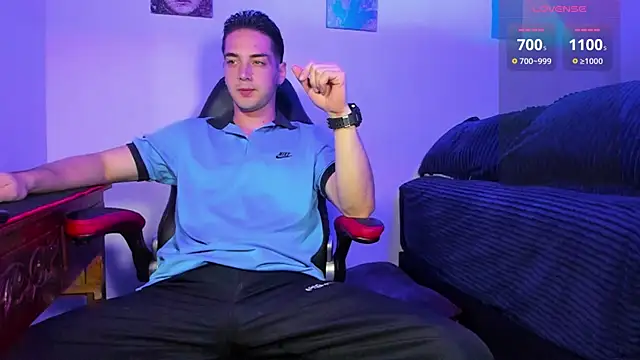 Snapshot of Alex_smith00 chatting on 13, 12, 2024 Alex smith00 online show from 13, 12, 2024