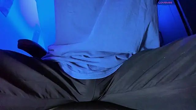 Snapshot of Alex_smith00 chatting on 14, 12, 2024 Alex smith00 online show from 14, 12, 2024