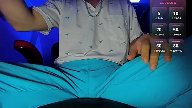 Snapshot of Alex_smith00 chatting on 20, 12, 2024 Alex smith00 online show from 20, 12, 2024