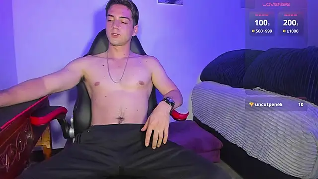 Snapshot of Alex_smith00 chatting on 13, 3, 2025 Alex smith00 online show from 13, 3, 2025