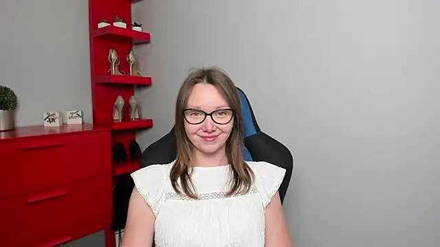 Cookie zoe online show from 16, 9, 2025