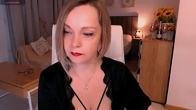 Snapshot of Tilly_Eliot chatting on 22, 7, 2026 Tilly Eliot online show from 22, 7, 2026