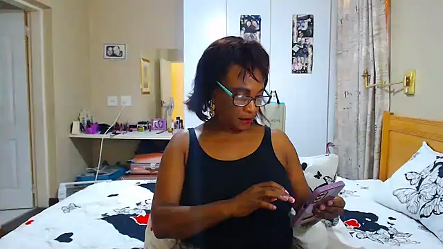 Hotgrannyx online show from 8, 3, 2025