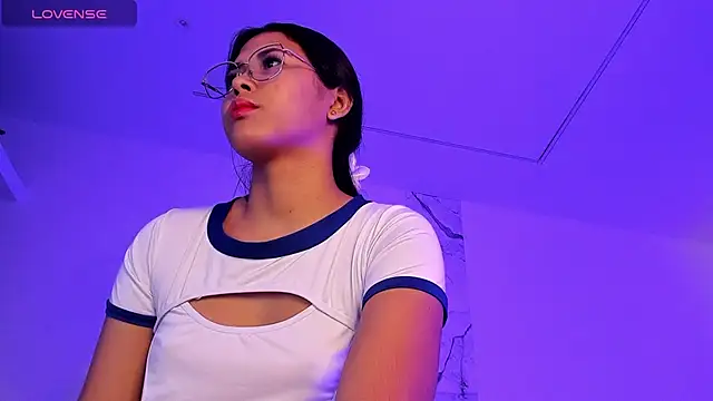 alysson 18 online show from 25, 11, 2025