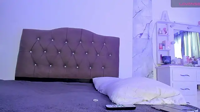 alysson 18 online show from 8, 4, 2026